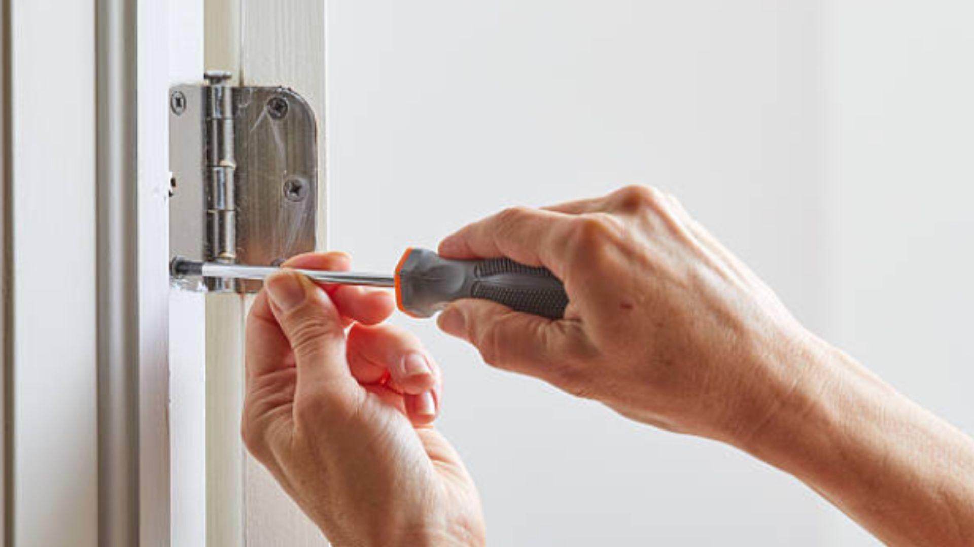 How to install hinges on a door